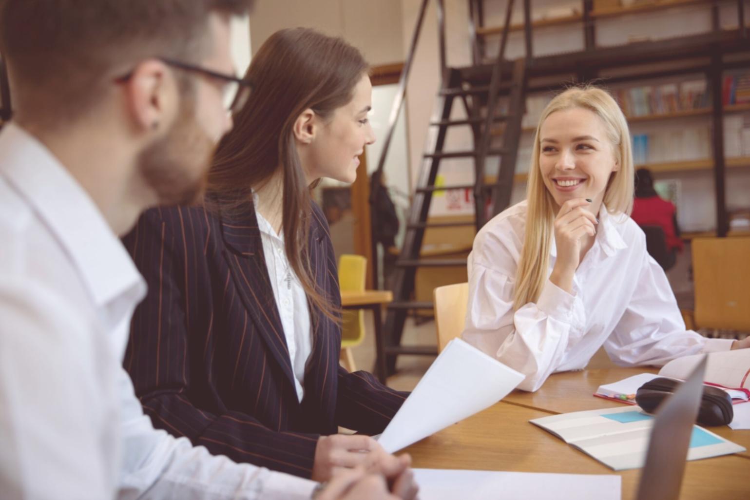 Übersichtliches Dashboard mit Finanzauswertungen